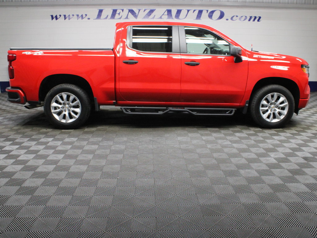 Used 2025 Chevrolet Silverado 1500 Custom AWD/4WD image 2