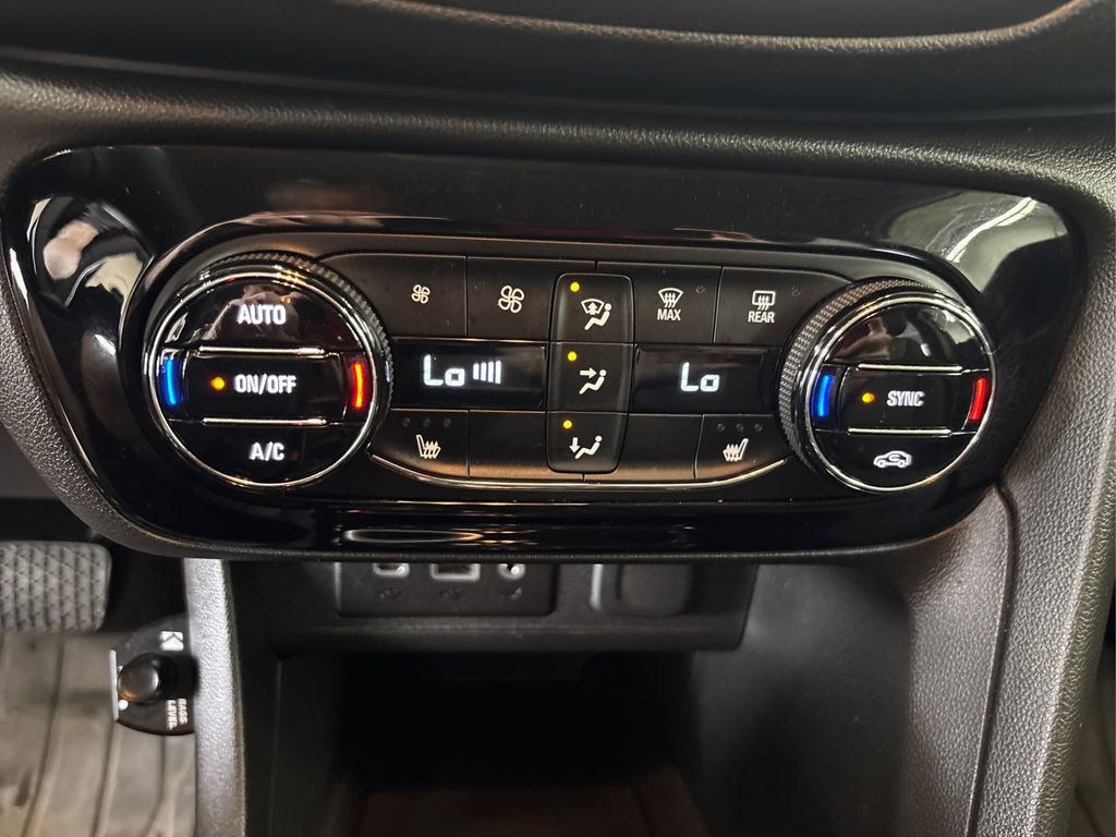 Used 2021 Buick Encore GX Select image 31