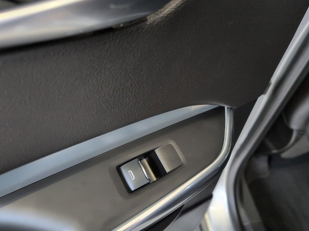 Used 2019 Cadillac XT4 Premium Luxury w/ Technology Package image 30