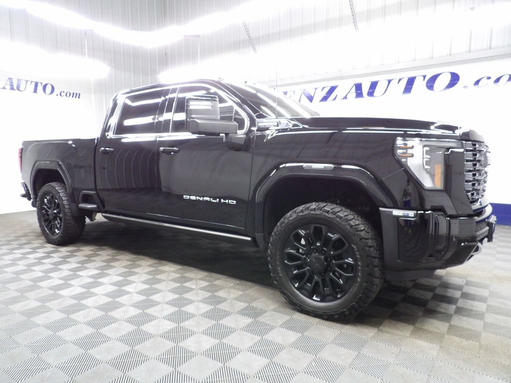 Used 2025 GMC Sierra 2500 Denali Ultimate AWD/4WD image 3
