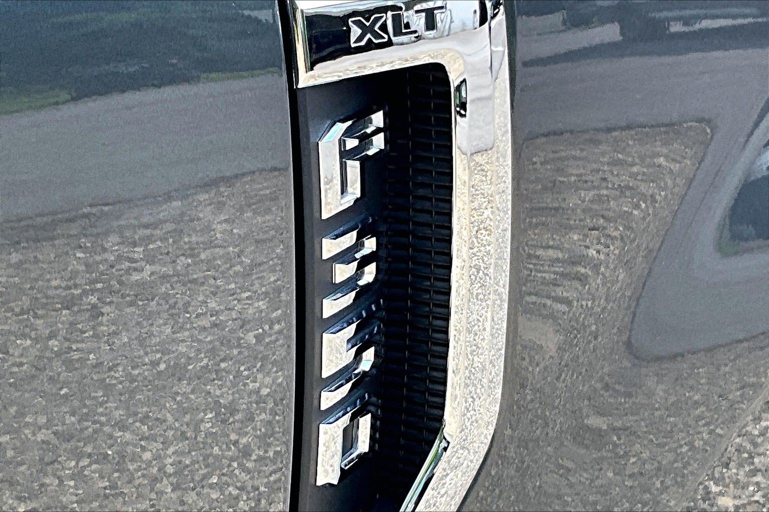 Used 2020 Ford F350 XLT w/ XLT Premium Package AWD/4WD image 32