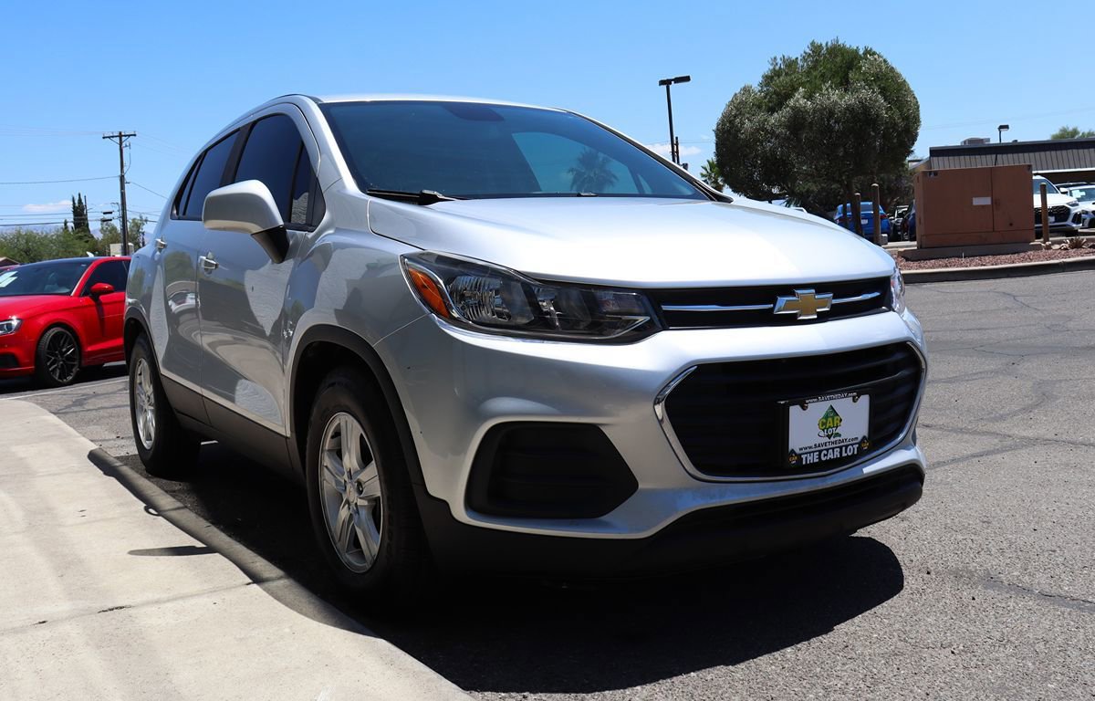 Used 2020 Chevrolet Trax LS w/ Tint and Cruise Package FWD image 18