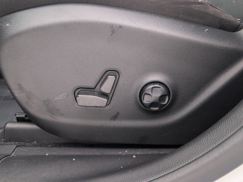 Used 2021 Jeep Cherokee Limited image 25