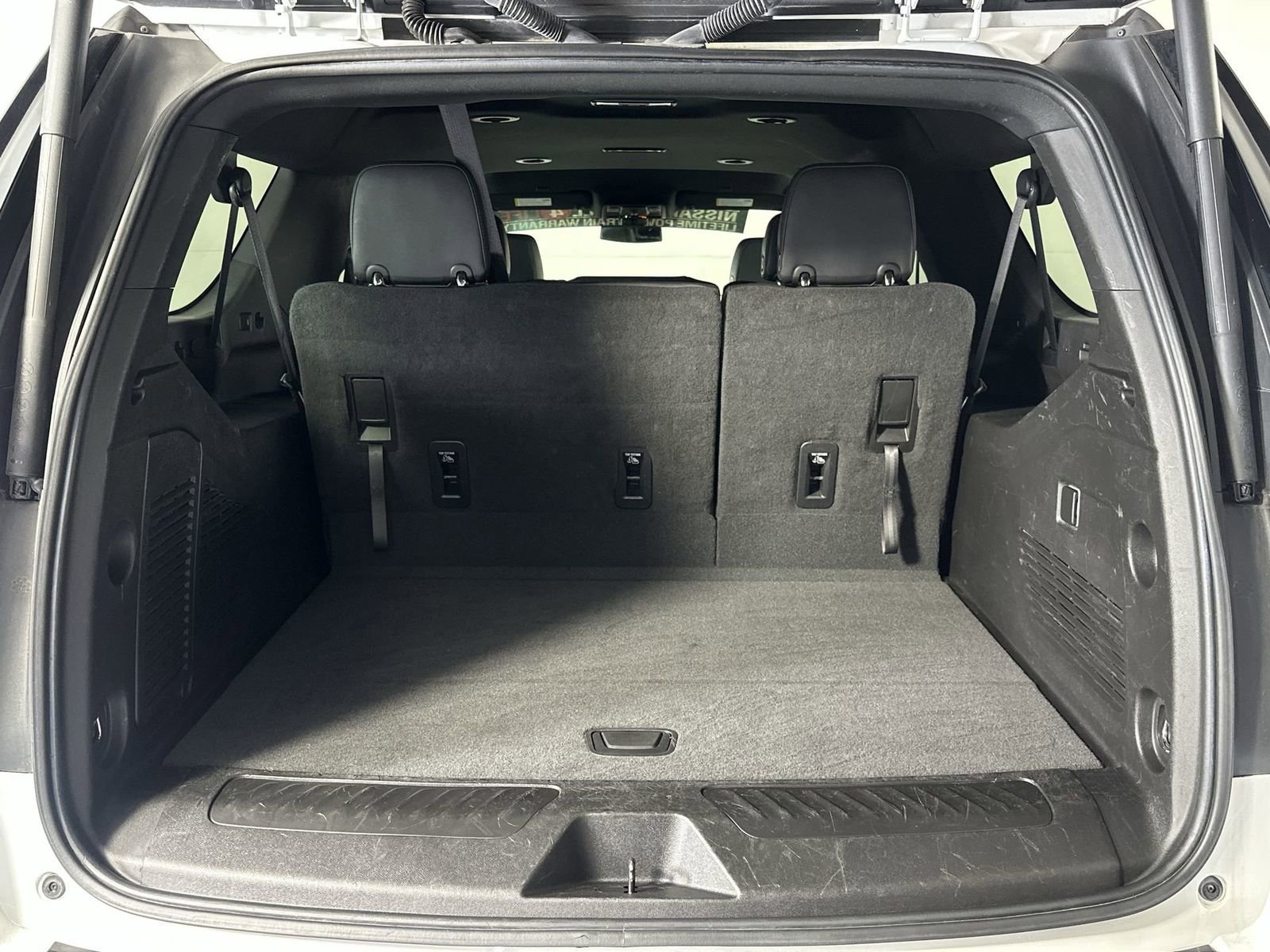 Used 2022 Chevrolet Suburban LT RWD image 25