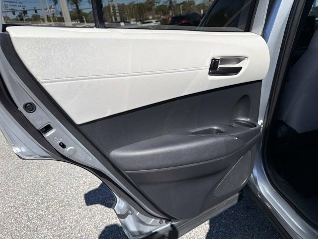 Used 2023 Toyota Corolla Cross L image 12