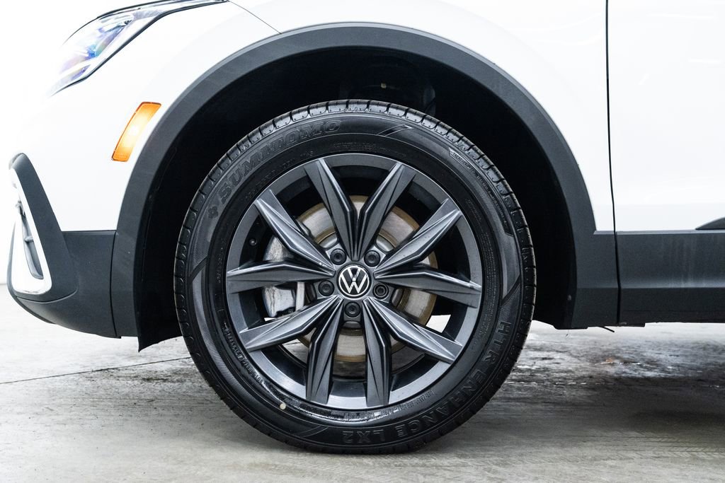 Used 2024 Volkswagen Tiguan SE image 7
