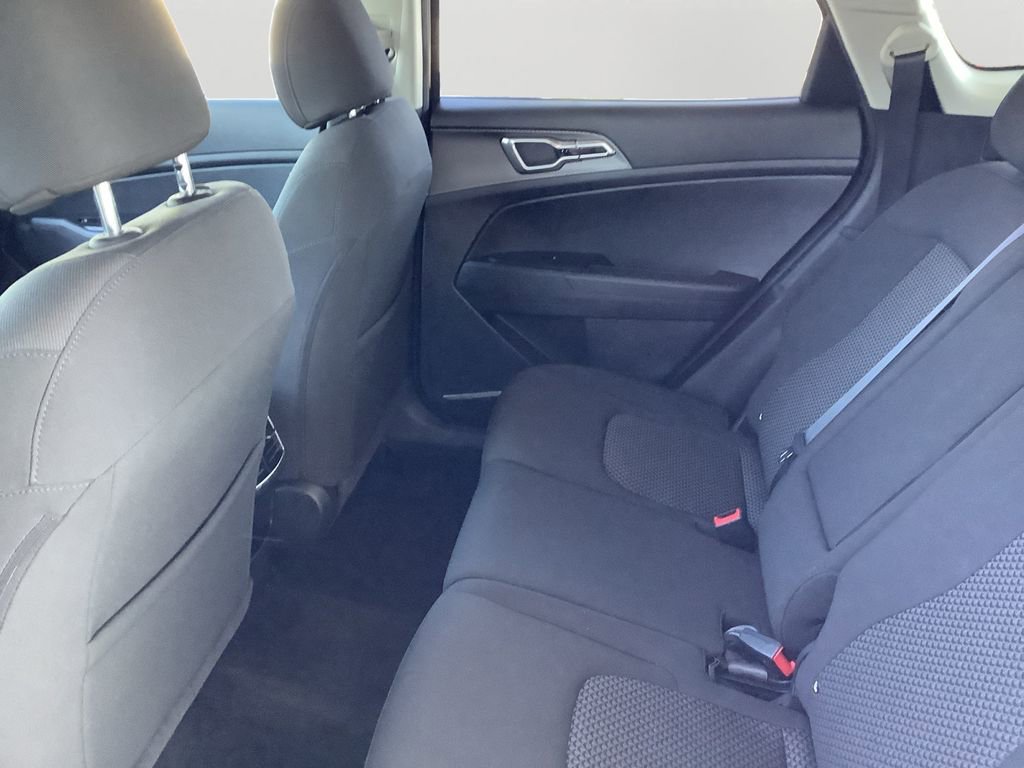 Used 2024 Kia Sportage LX image 15