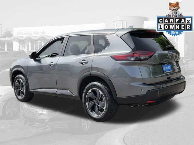 Used 2024 Nissan Rogue SV FWD image 3