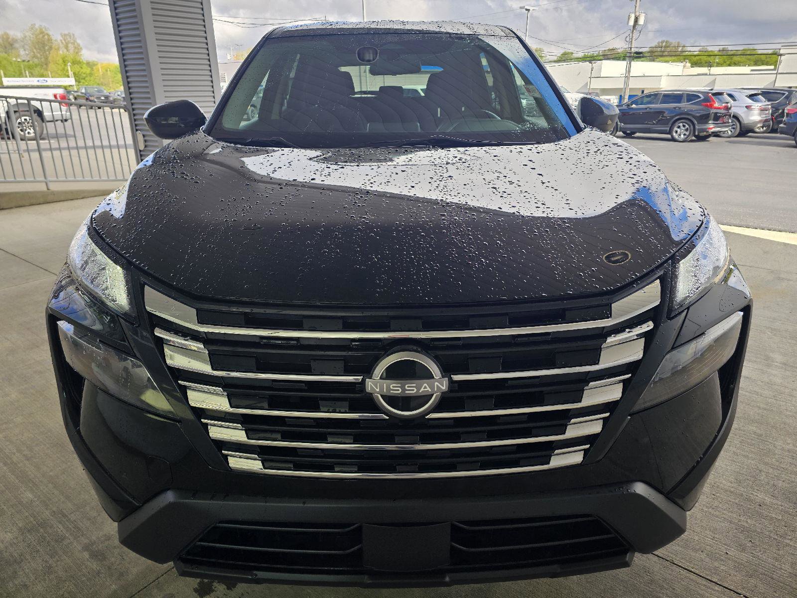 Used 2024 Nissan Rogue SV FWD image 8