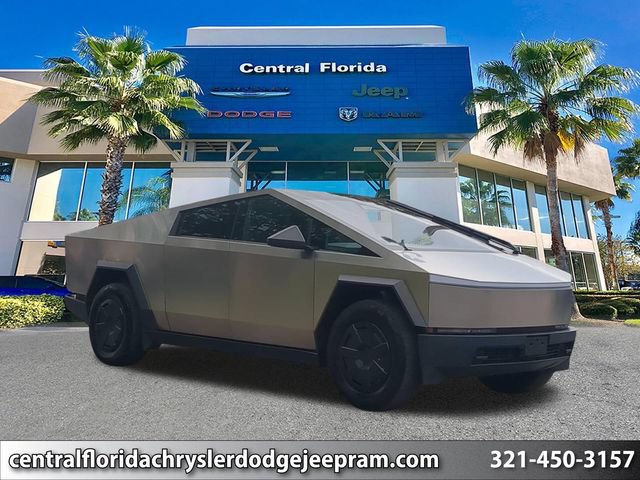 Used 2024 Tesla Cybertruck AWD Crew Cab image 1