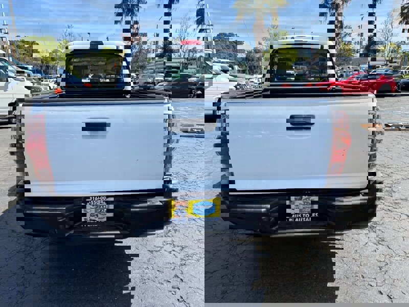 Used 2014 Toyota Tacoma 2WD Regular Cab image 4