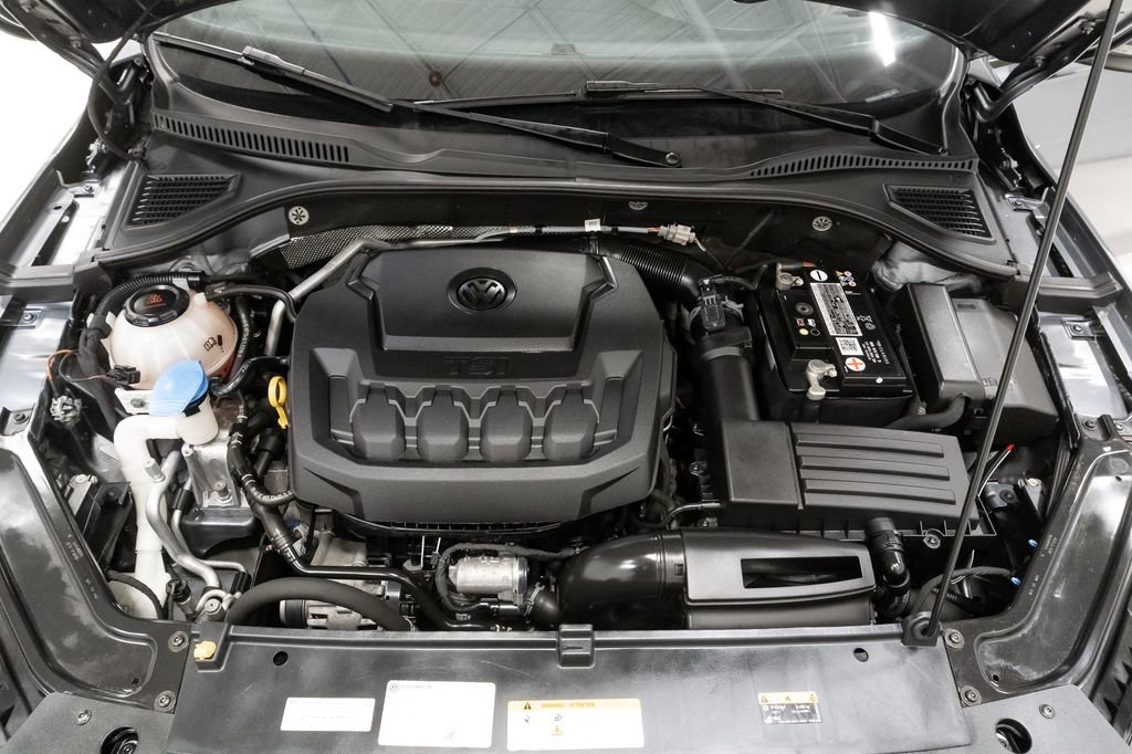 Used 2022 Volkswagen Passat 2.0T R-Line image 3