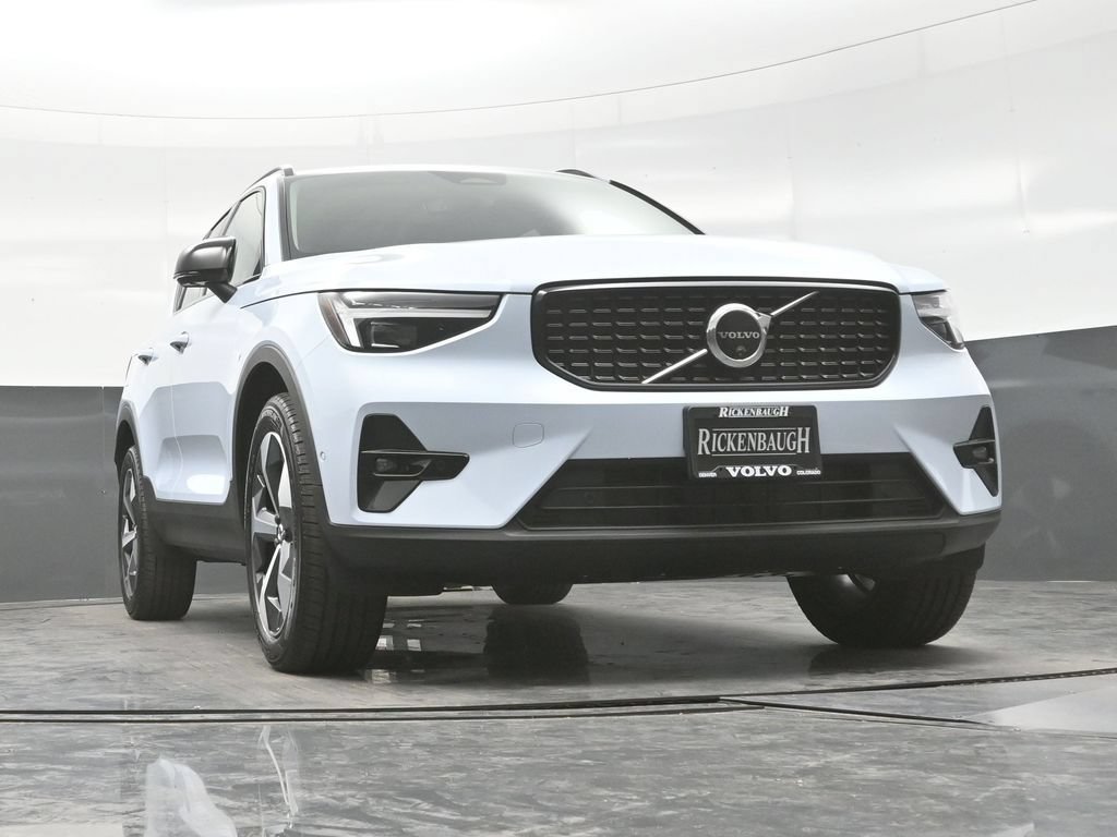 New 2026 Volvo XC40 B5 Plus w/ Protection Package Premier AWD/4WD image 23