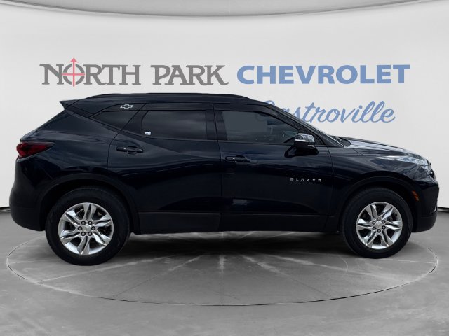 Used 2021 Chevrolet Blazer LT FWD image 2