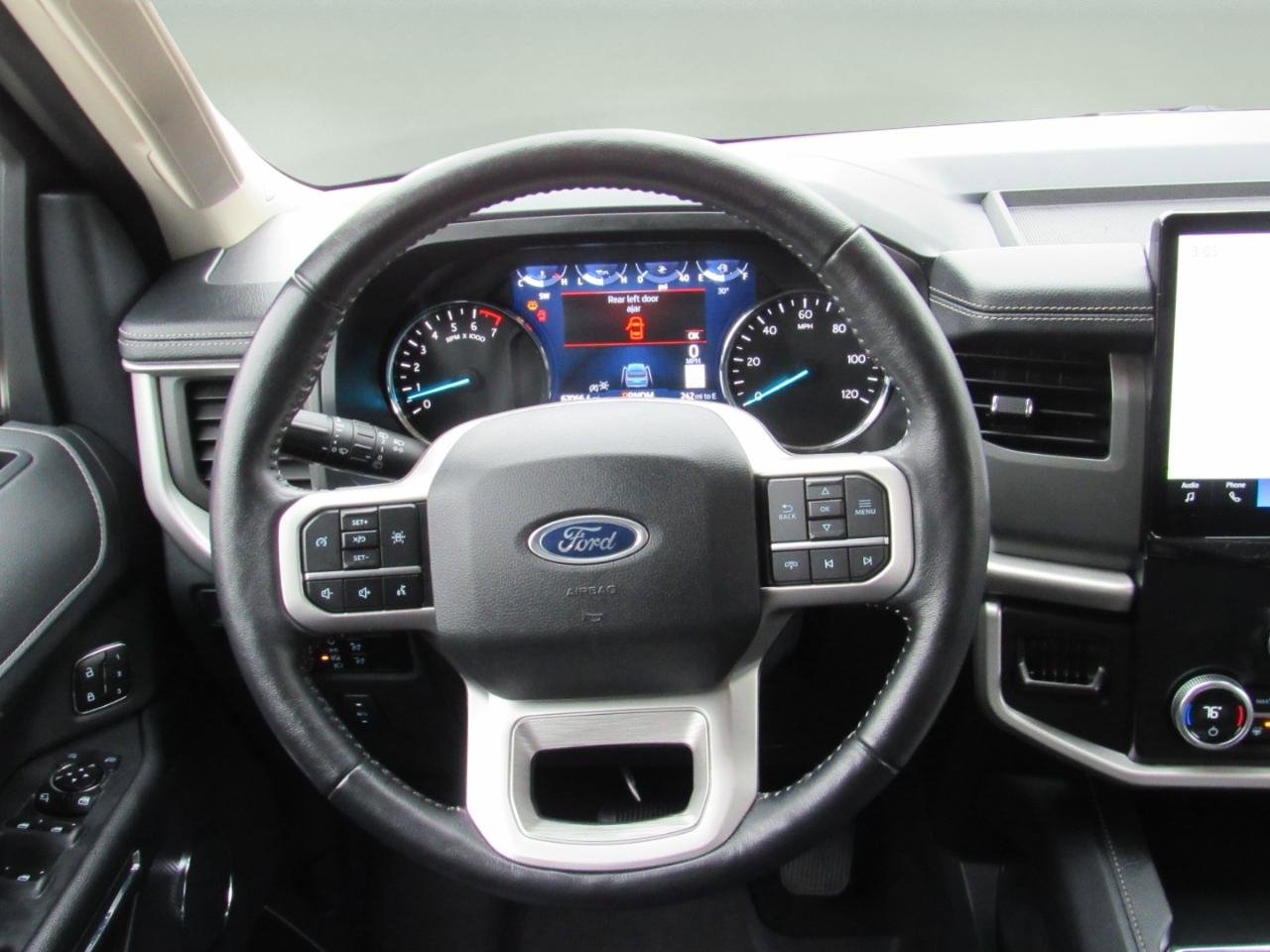 Used 2023 Ford Expedition XLT image 16
