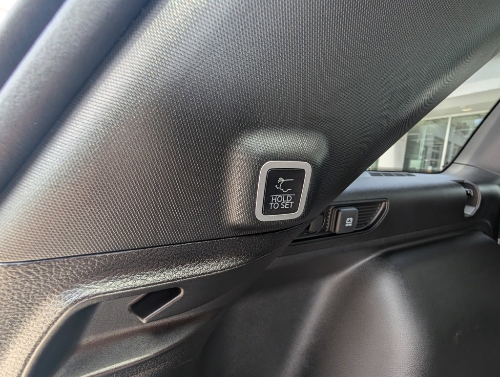 Used 2024 Jeep Grand Cherokee Limited image 41