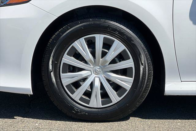 Certified 2021 Toyota Camry LE FWD image 29