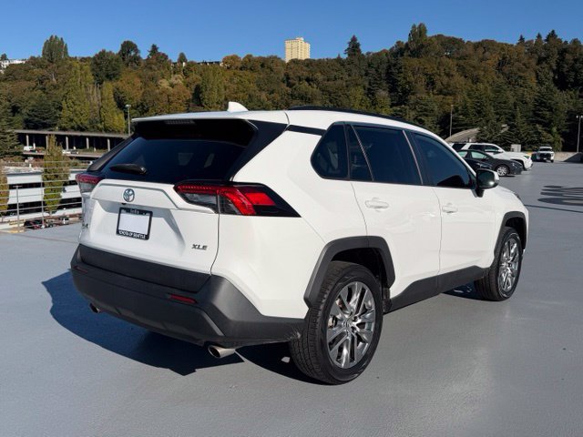 Used 2020 Toyota RAV4 XLE Premium FWD image 3