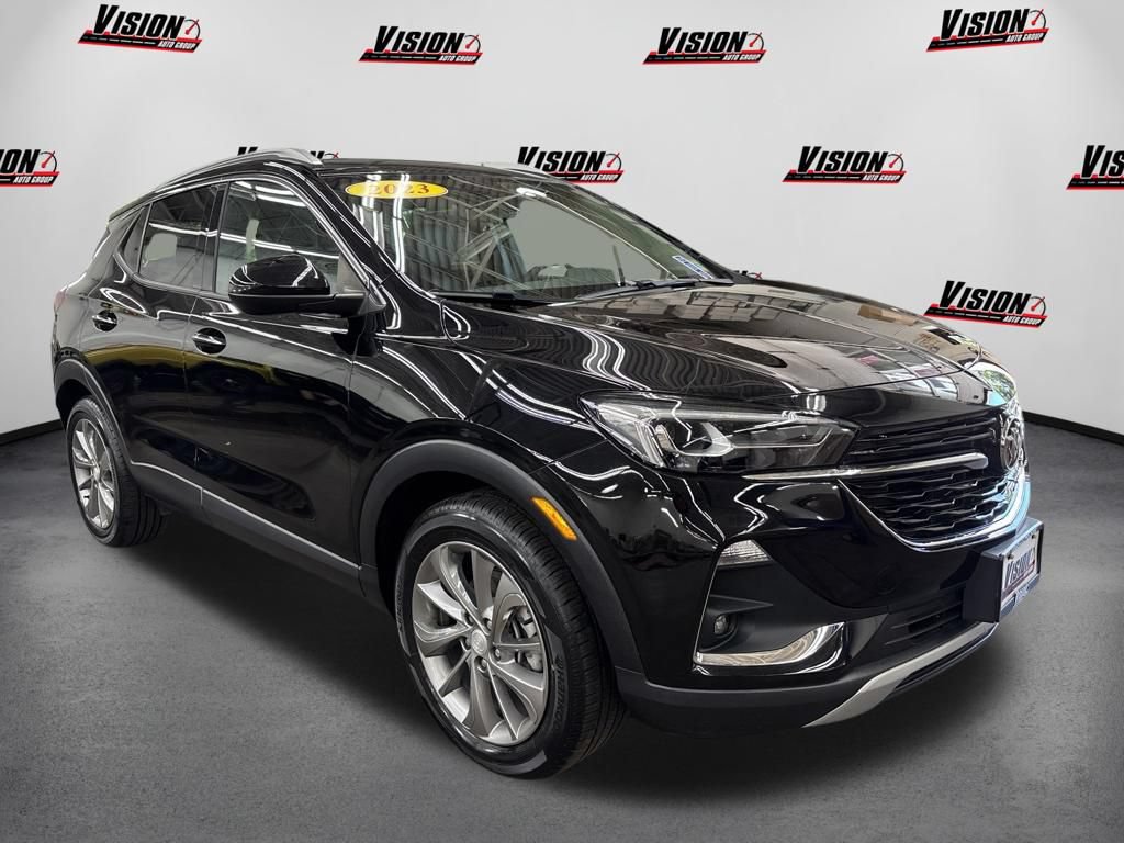 Used 2023 Buick Encore GX Essence w/ Experience Buick Package FWD image 3