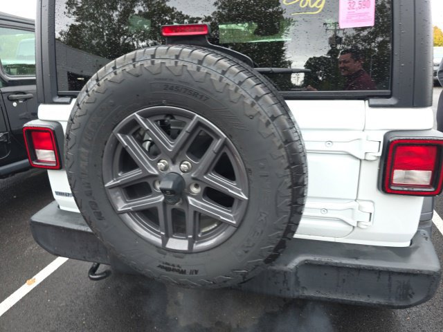 Used 2024 Jeep Wrangler Sport AWD/4WD image 7