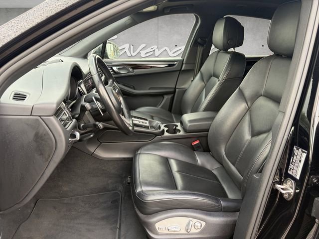 Used 2024 Porsche Macan AWD/4WD image 19