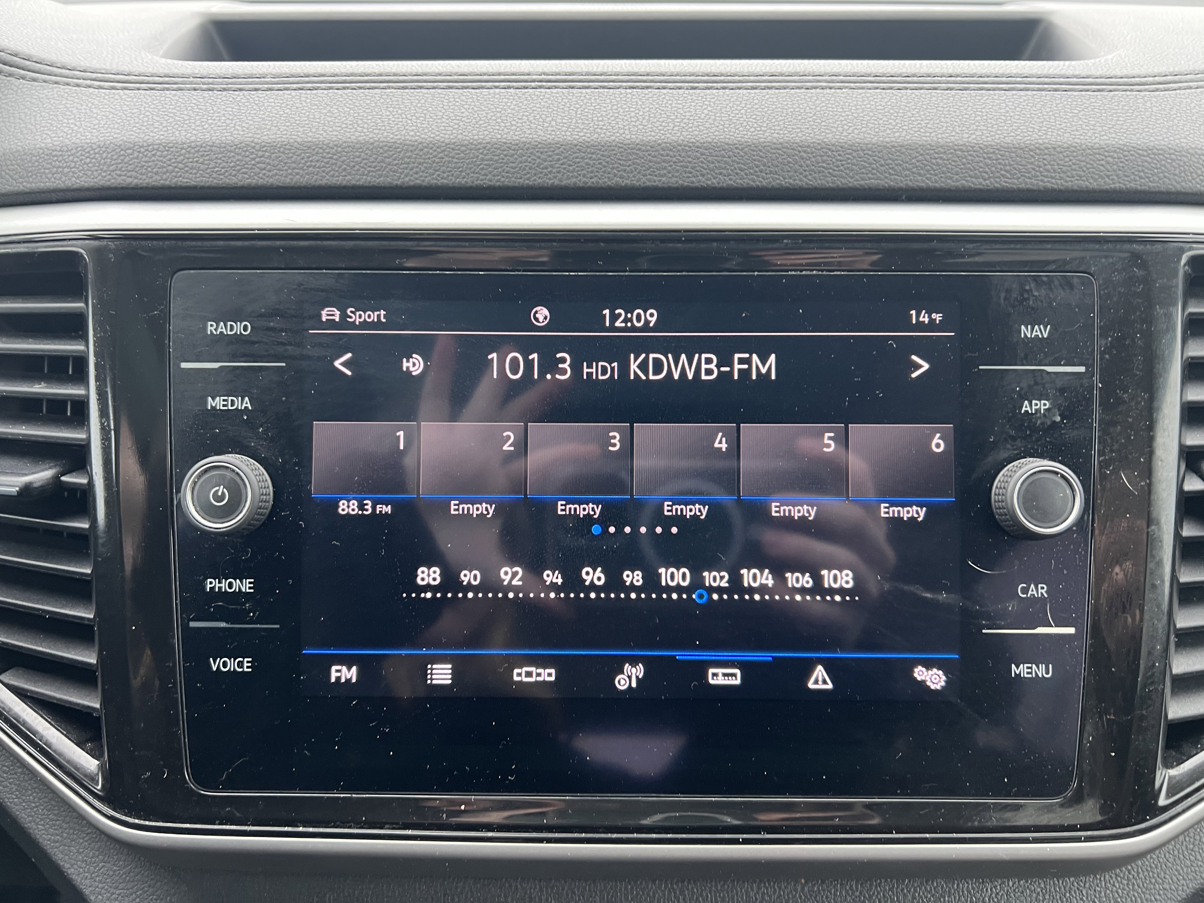 Used 2021 Volkswagen Atlas SEL image 24