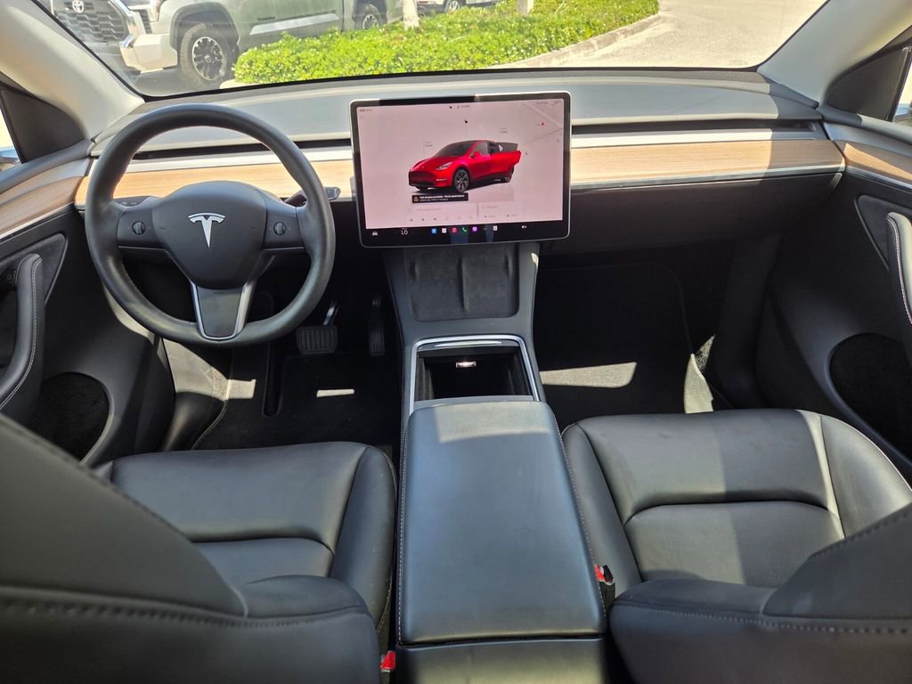 Used 2024 Tesla Model Y Long Range image 28