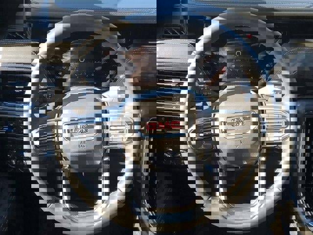 New 2026 GMC Yukon Elevation image 20