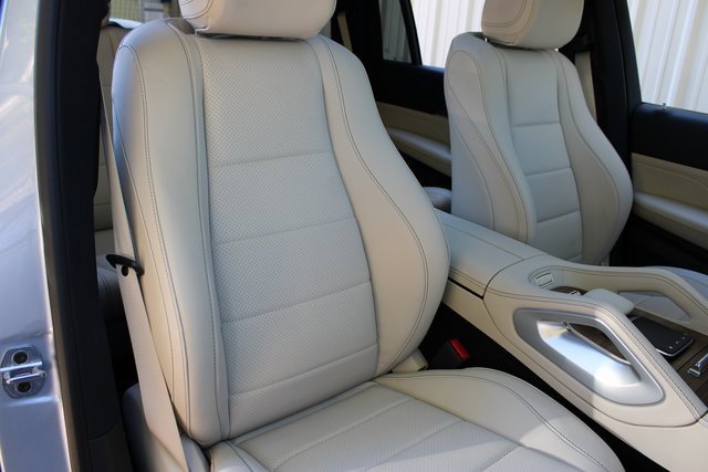 Used 2025 Mercedes-Benz GLS 450 4MATIC w/ AMG Line Exterior image 15
