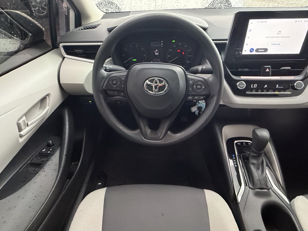 Used 2025 Toyota Corolla LE FWD image 12