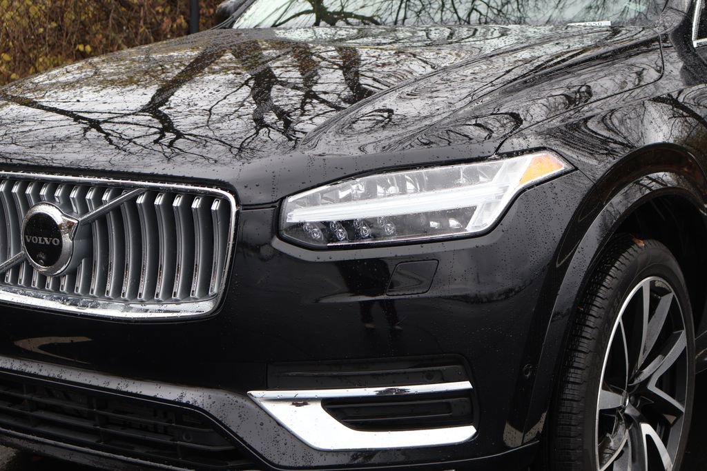 Used 2024 Volvo XC90 B6 Plus w/ Protection Package Premier image 3