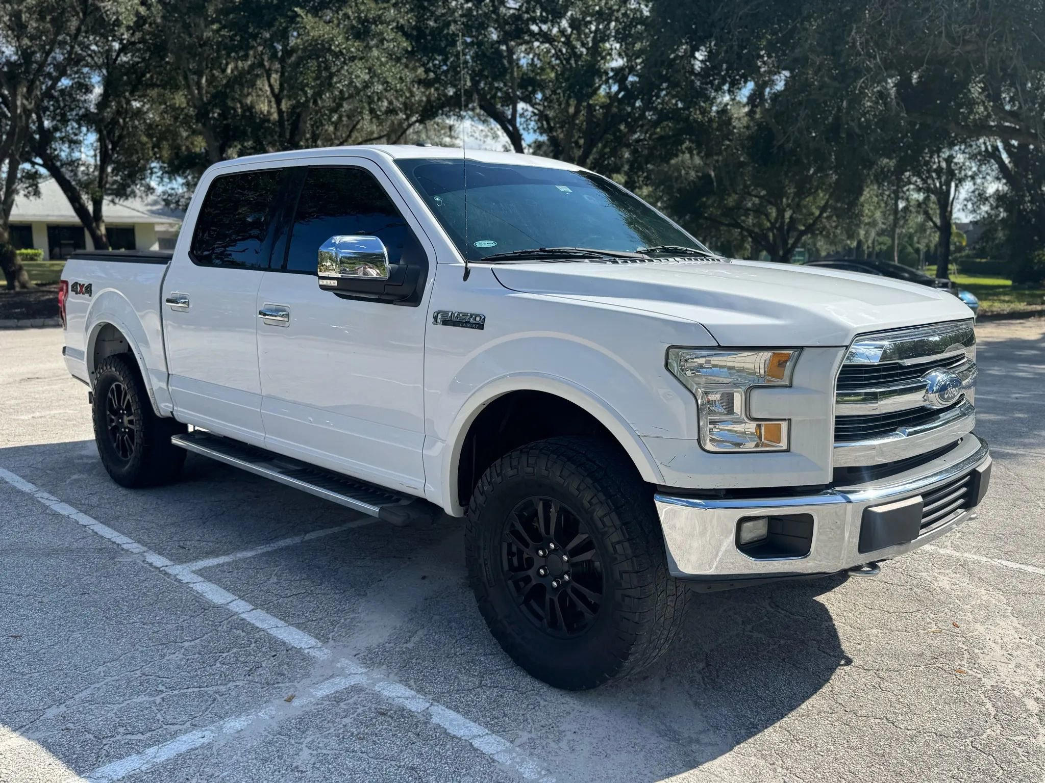 Used 2017 Ford F150 Lariat image 9