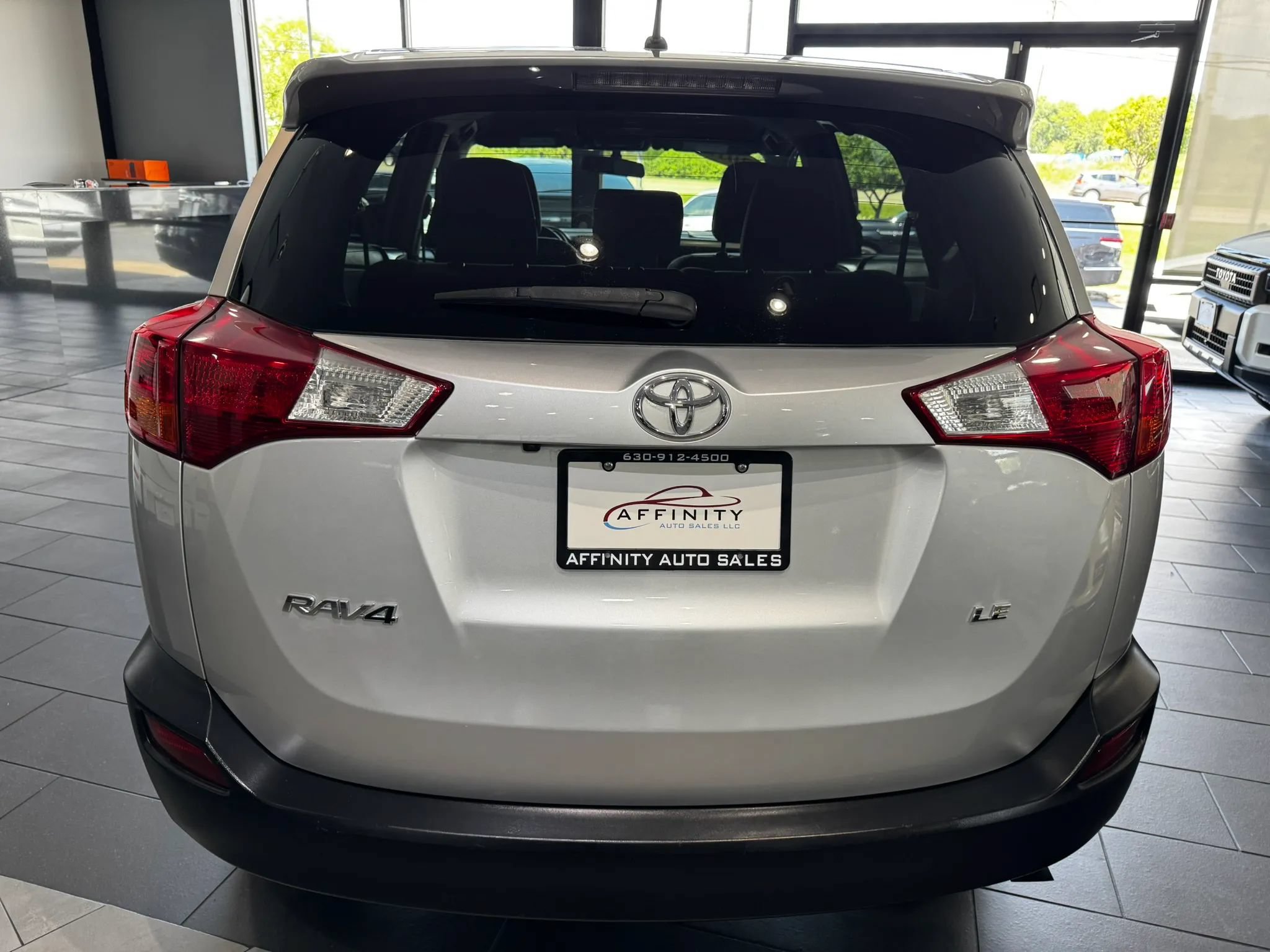Used 2015 Toyota RAV4 LE FWD image 4