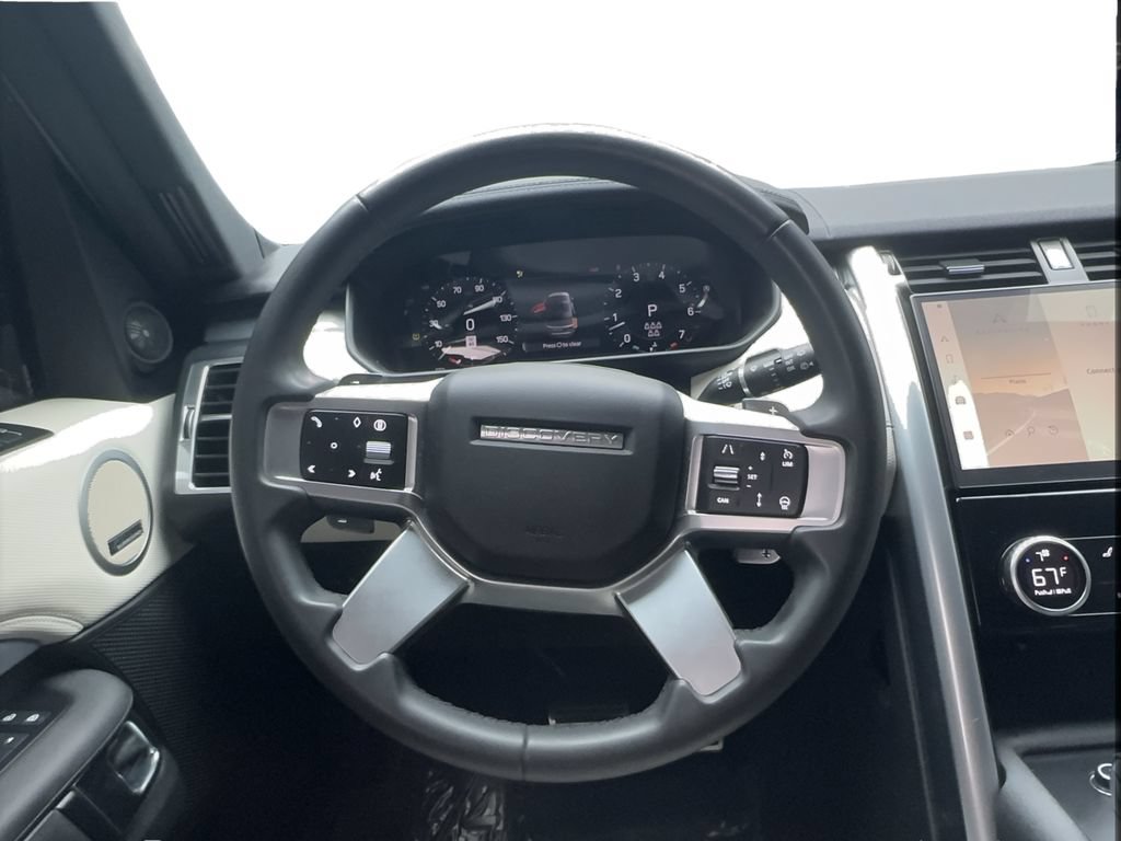 Used 2024 Land Rover Discovery Dynamic SE AWD/4WD image 39
