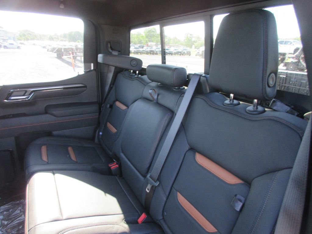 New 2026 GMC Sierra 1500 AT4 w/ AT4 Premium Package AWD/4WD image 13