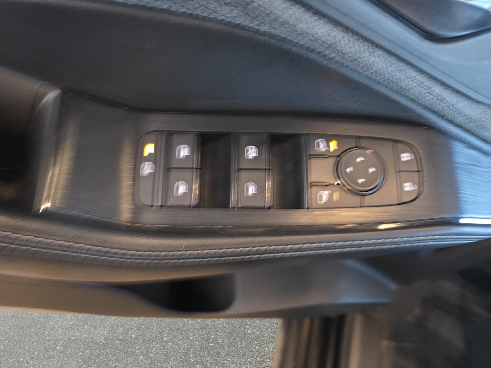 Used 2023 Nissan Rogue SV FWD image 25