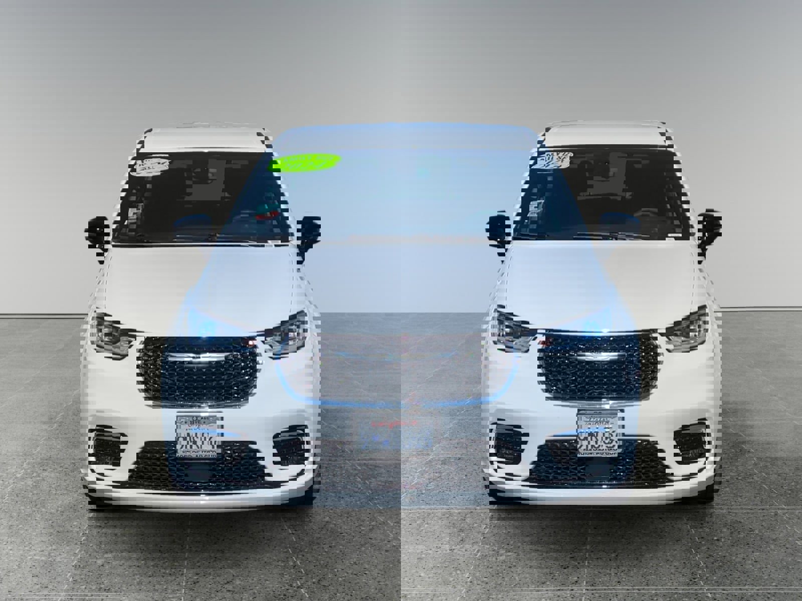 Used 2024 Chrysler Pacifica Touring image 8