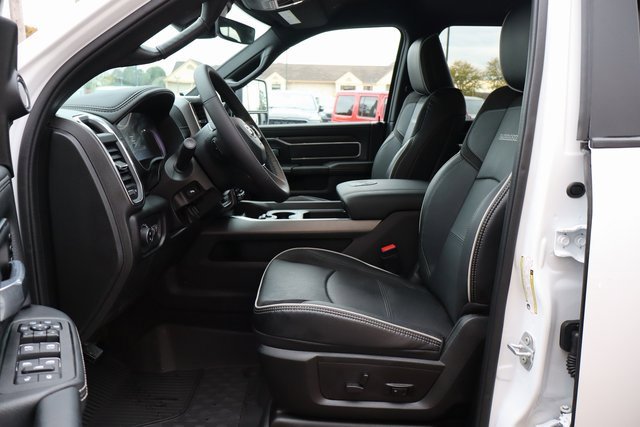 Used 2025 RAM 3500 Laramie image 12