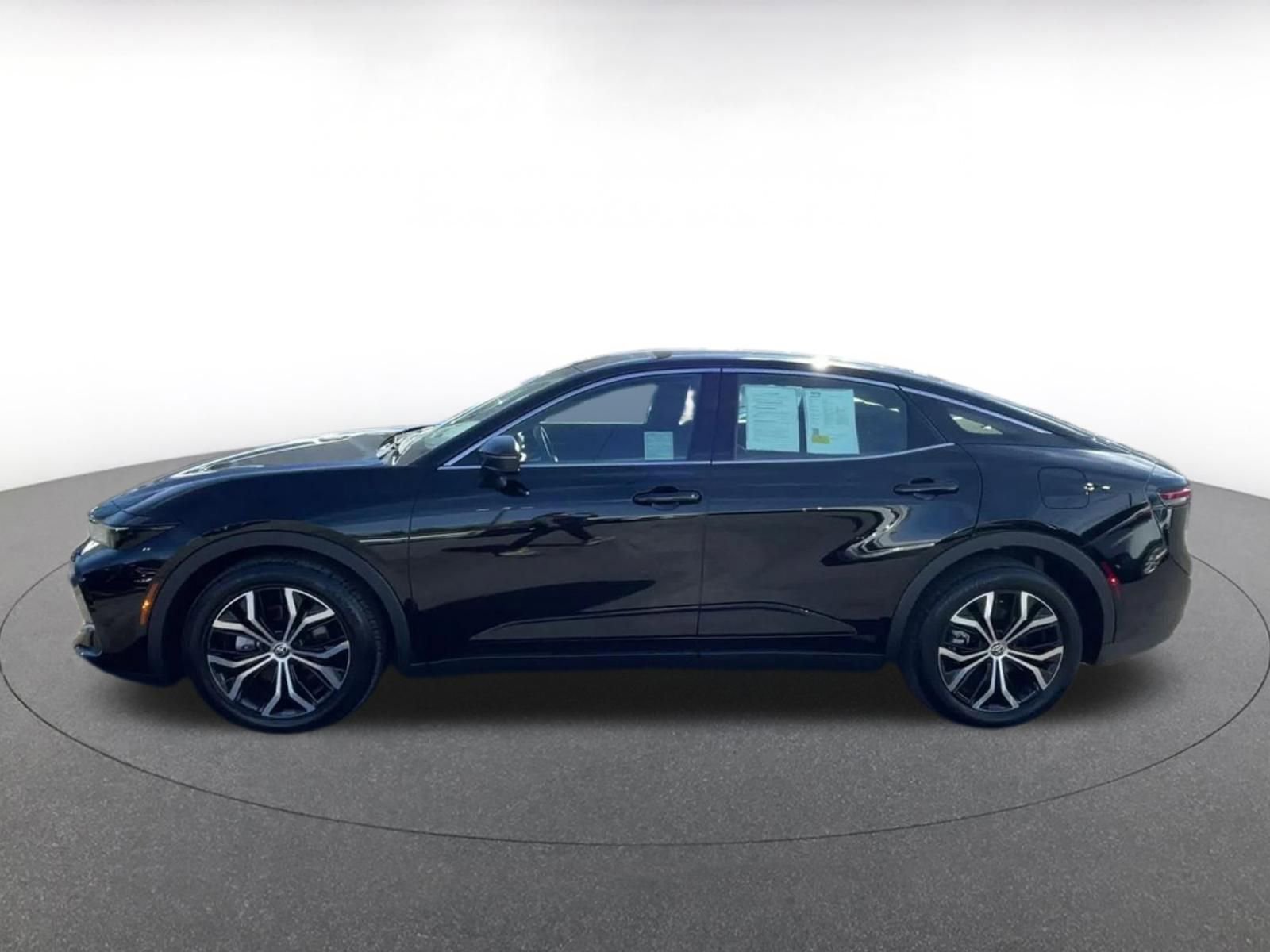 Used 2025 Toyota Crown AWD/4WD image 9