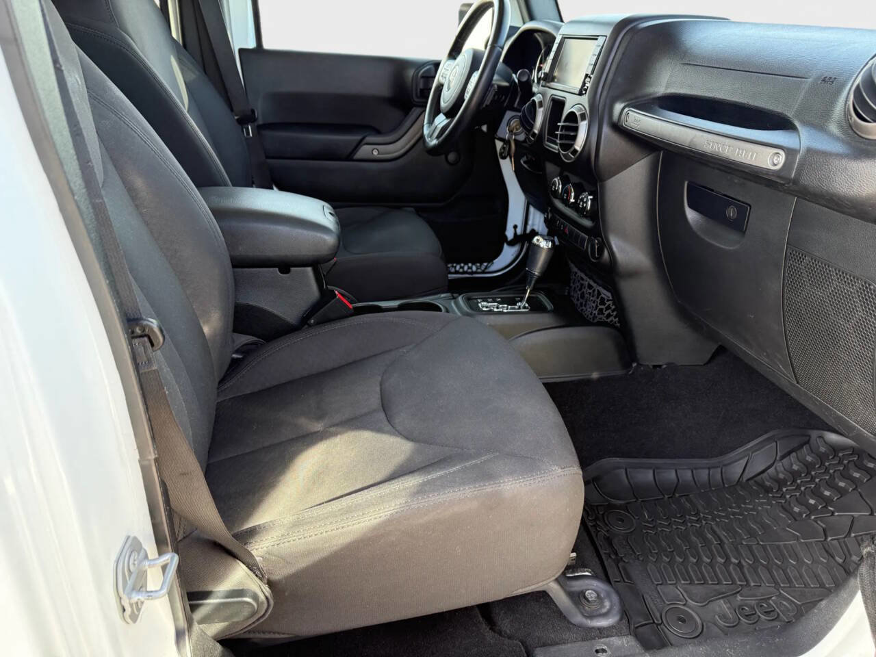 Used 2017 Jeep Wrangler Unlimited Sport w/ Connectivity Group image 13