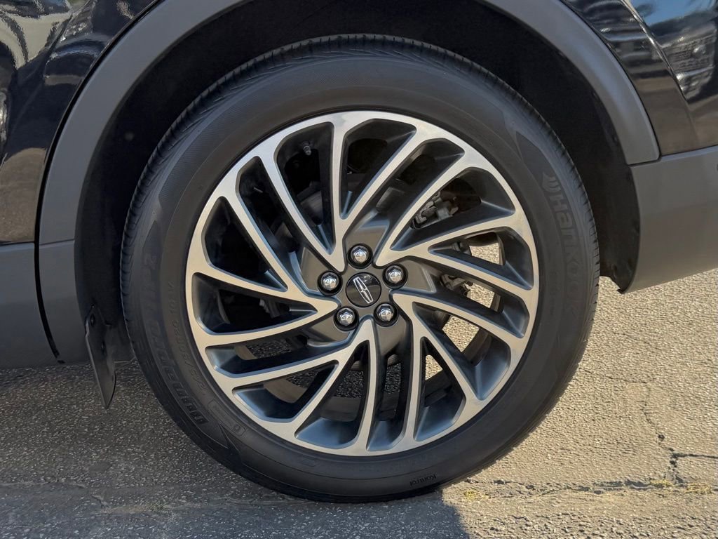 Used 2019 Lincoln Nautilus Reserve image 12