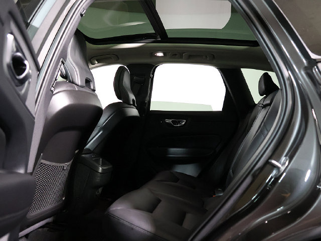 Used 2024 Volvo XC60 B5 Plus w/ Protection Package Premier AWD/4WD image 14