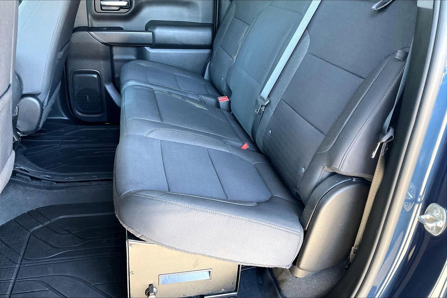 Used 2022 Chevrolet Silverado 1500 Custom w/ LPO, Blackout Package AWD/4WD image 18