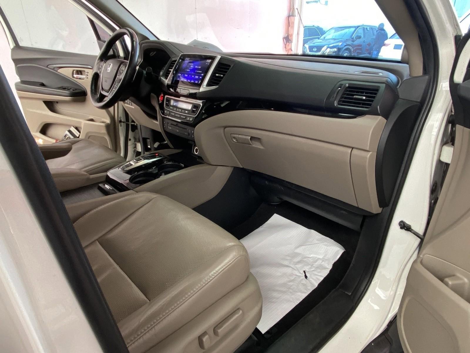 Used 2017 Honda Pilot Elite image 8