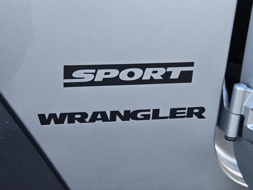 Used 2017 Jeep Wrangler Sport w/ Quick Order Package 24S AWD/4WD image 11