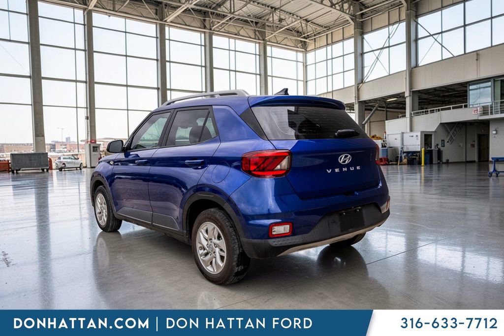 Used 2020 Hyundai Venue SEL image 23
