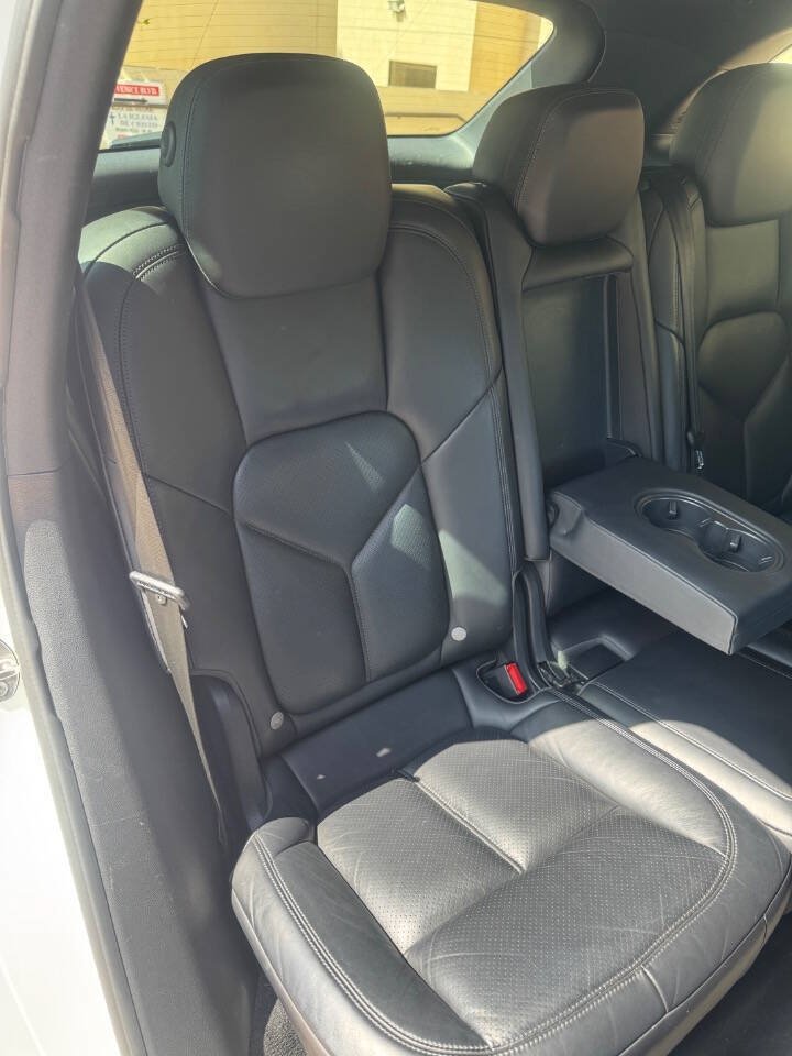 Used 2016 Porsche Cayenne AWD/4WD image 15