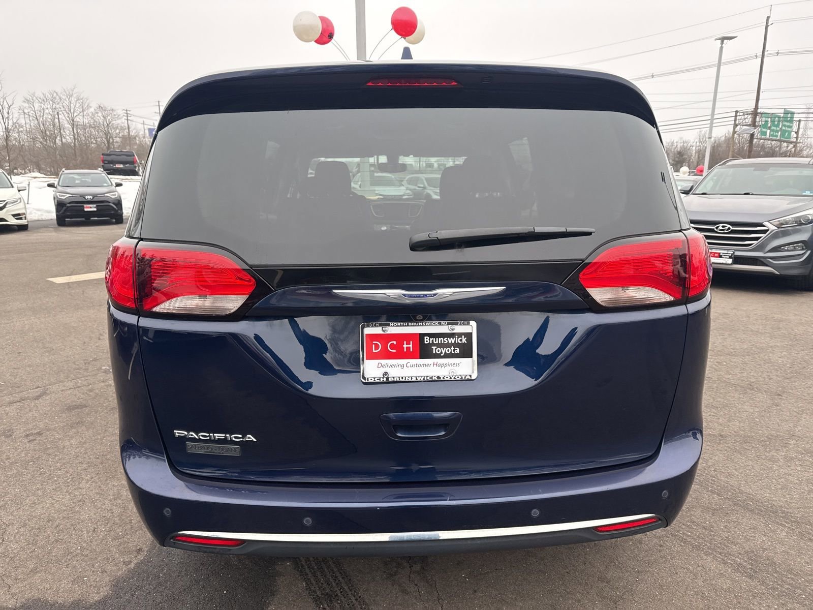 Used 2020 Chrysler Pacifica Touring-L image 8