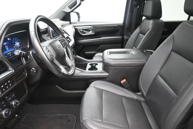 Used 2023 Chevrolet Suburban Z71 w/ Luxury Package AWD/4WD image 16