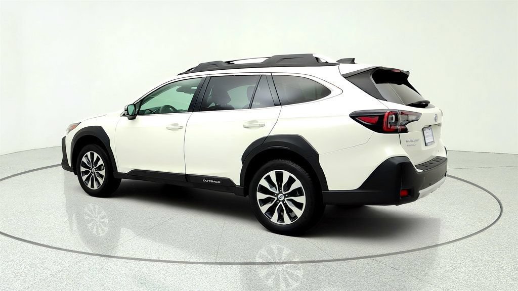 Used 2023 Subaru Outback Touring AWD/4WD image 7